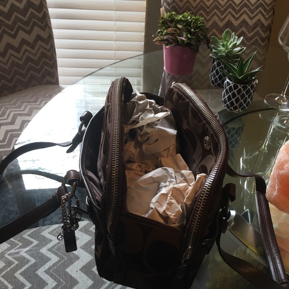Authentic chocolate brown cloth Coach bag EUC! - Picture 2 of 7